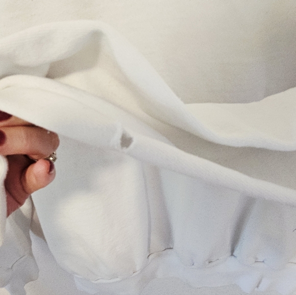 Hard Rock Cafe New Orleans Vintage White Crewneck Size XL has spots & Hole - Picture 6 of 8